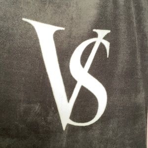 VICTORIA’S SECRET THROW BLANKET